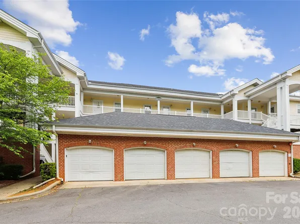 8923 Meadow Vista Rd, Charlotte, NC 28213
