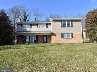 2030 Garnet Rd, York, PA 17403