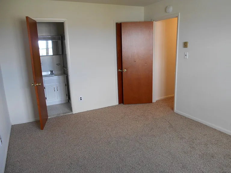 1407 E Tremont St #11 — Photo 10