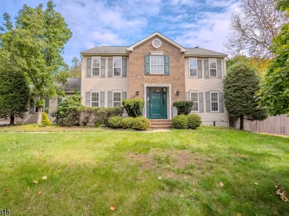 6 Fountain Dr, Franklin Twp., NJ 08873