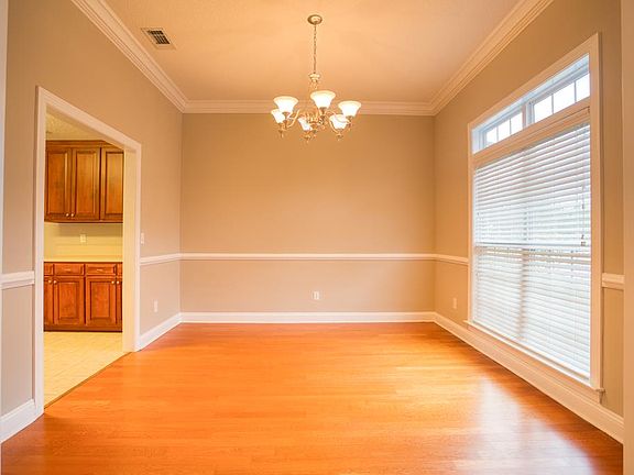 5th image of 3873 Darian Dr