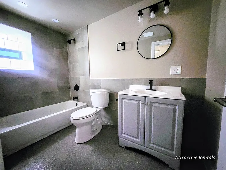 6341 S Elizabeth St — Photo 9