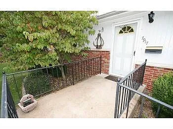 7917 Delmont St photo 1