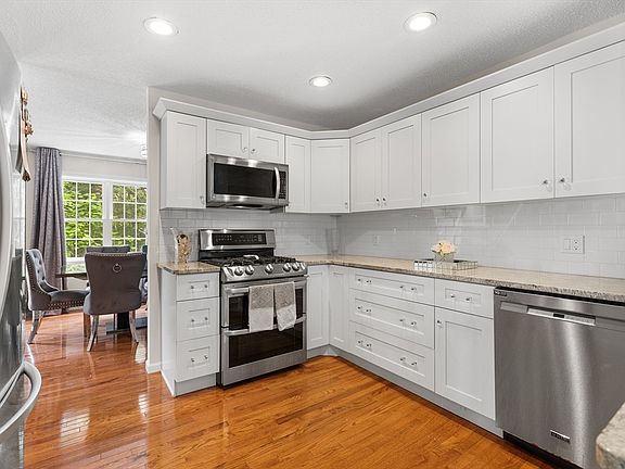 5th image of 3 Arborwood Dr #3