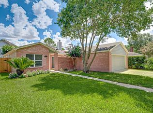 12814 Chamberlain Dr, Houston, TX 77077