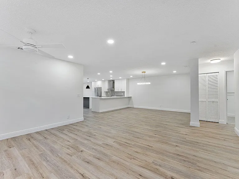 9180 Pine Springs Dr — Photo 4