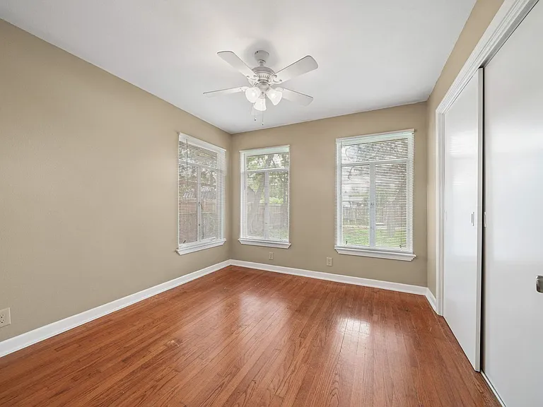 314 Barbara Dr — Photo 13