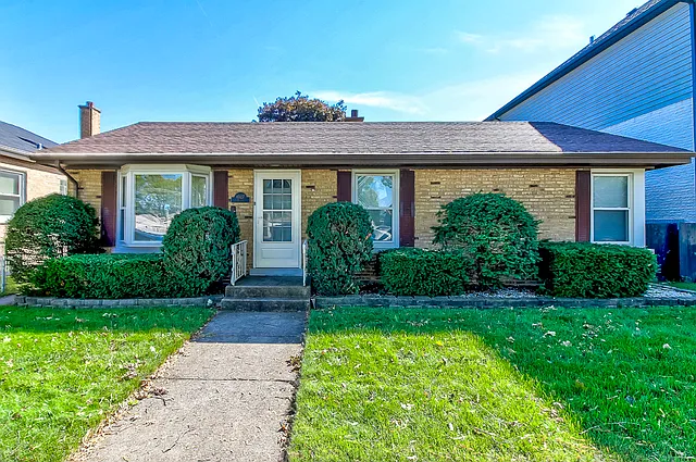 4027 Euclid Ave photo 1