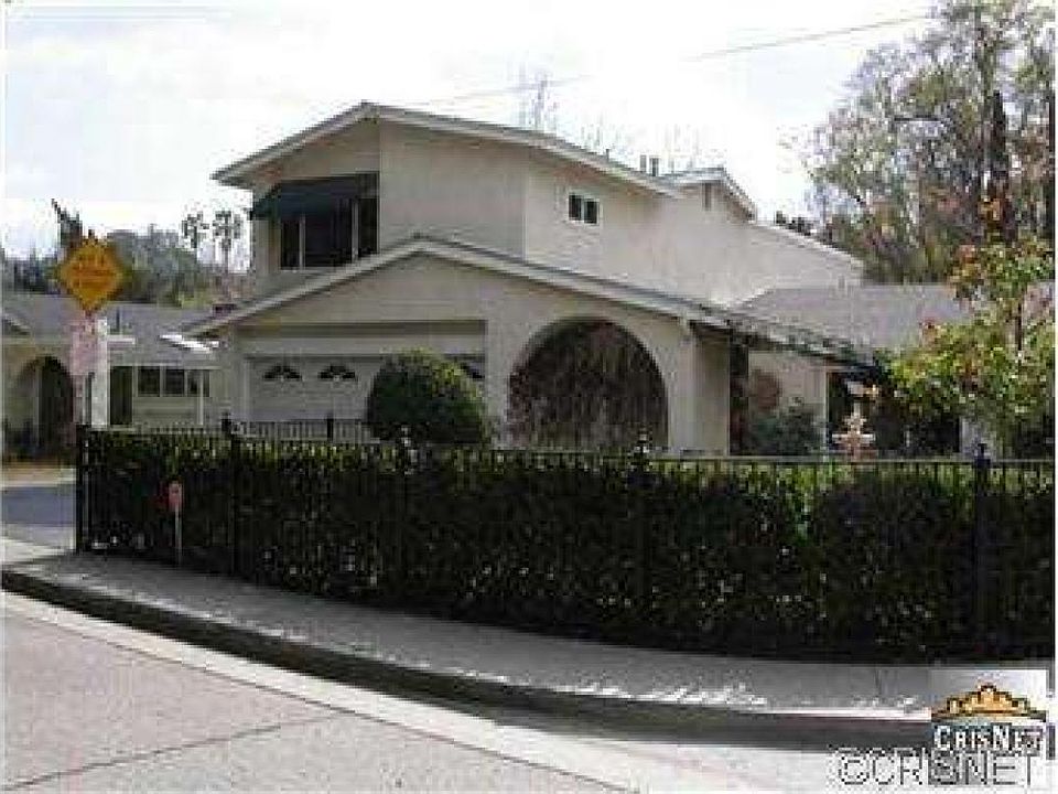 1st image of 4630 Hayvenhurst Ave