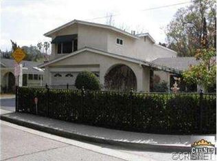 4630 Hayvenhurst Ave, Encino, CA 91436