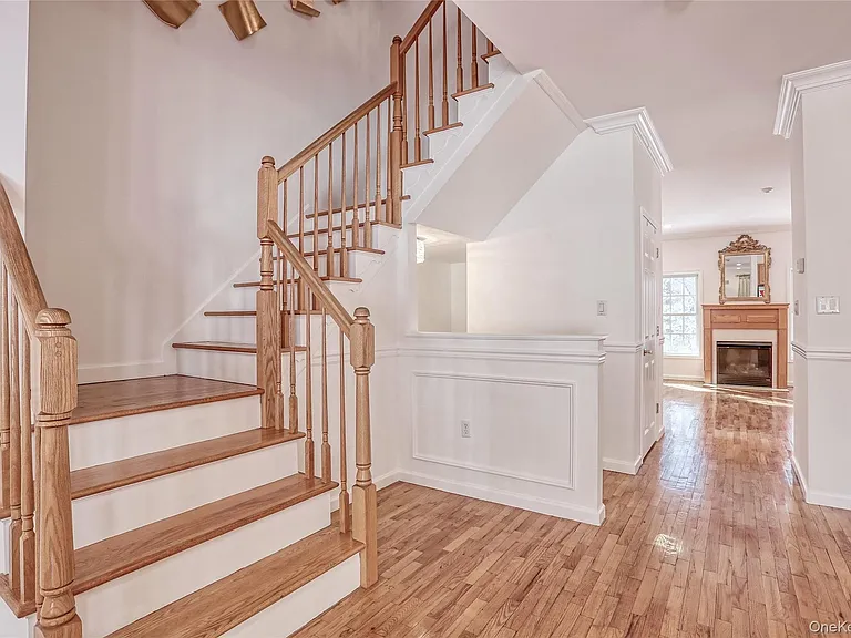 80 Alexander Ct — Photo 8