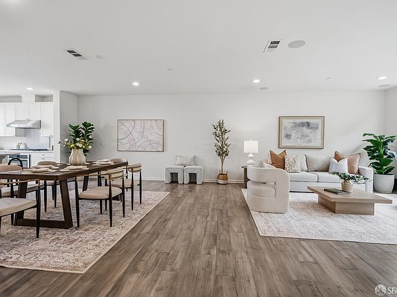 5th image of 997 Ocean View Ave