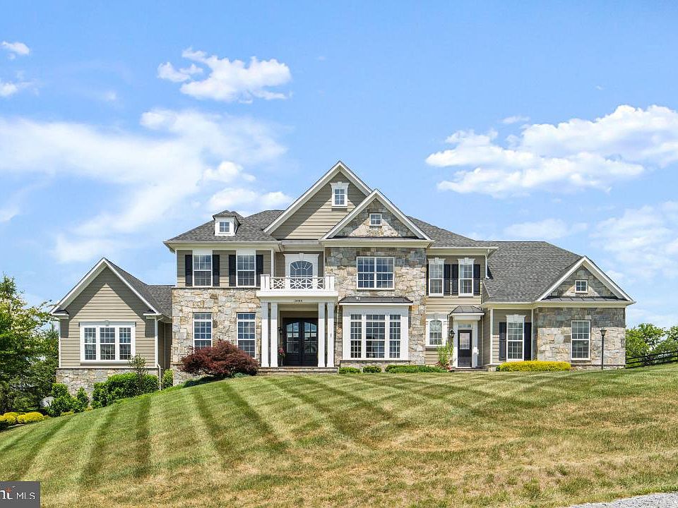 1st image of 15988 Waterford Crest Pl