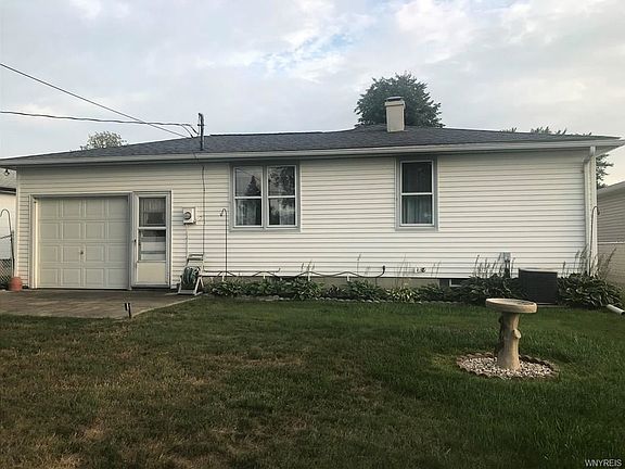 5th image of 84 Oakwood Dr