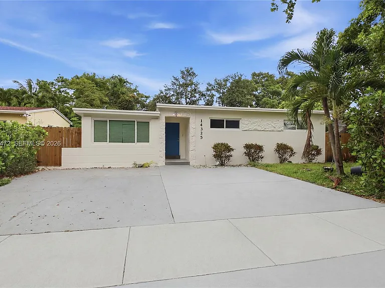 14325 NE 8th Ave — Photo 1