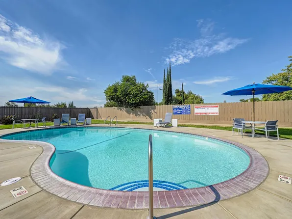 Village Ceres Apartments