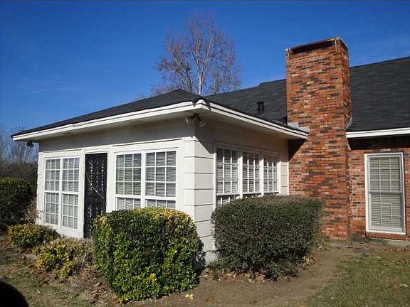 5th image of 1117 Jones Dr