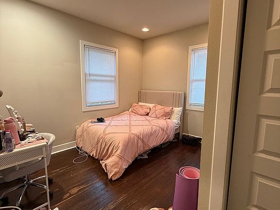 5th image of 608 E 2nd St #1