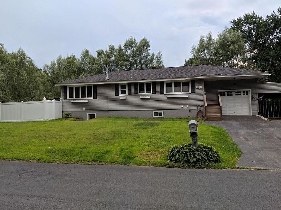 1st image of 4 Crestwood Cir