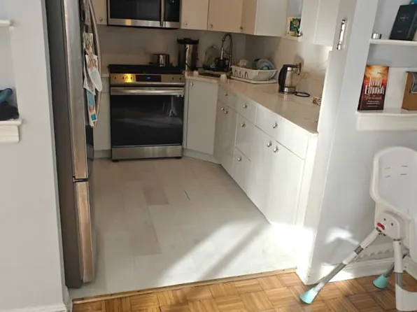 4082 Bedford Avenue image 4 of 20