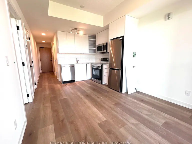 33 Erie Ave — Photo 5