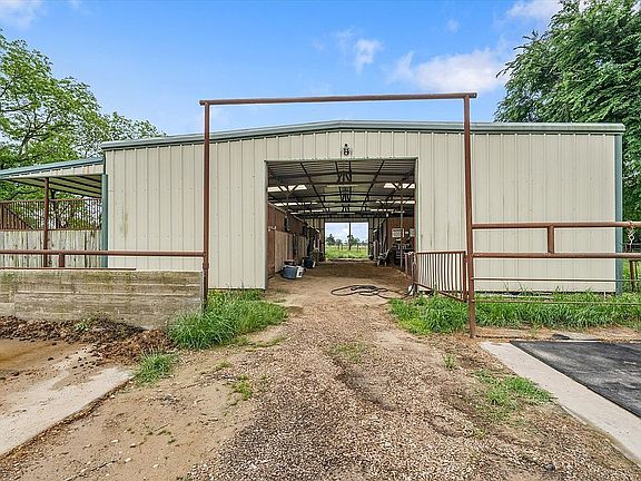 5th image of 360 Rs County Rd #3419