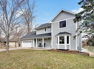 470 Suzanne Ave, Shoreview, MN 55126