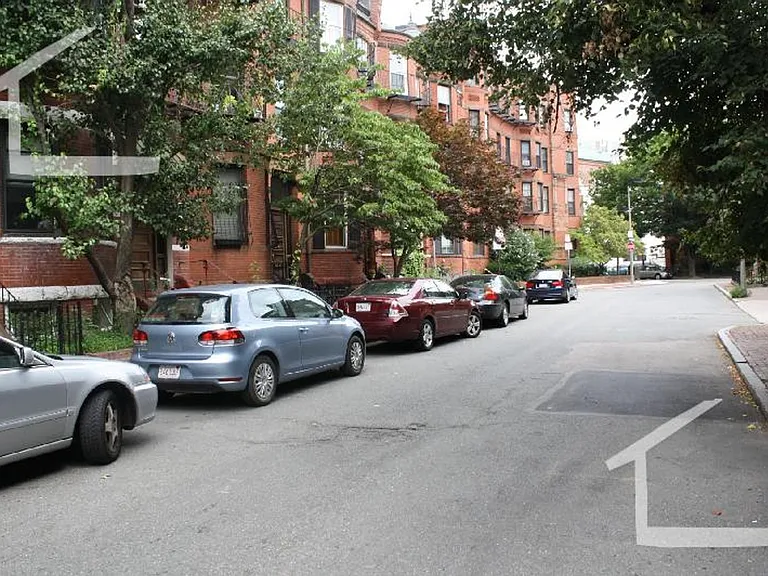 6 Symphony Rd #1 — Photo 14