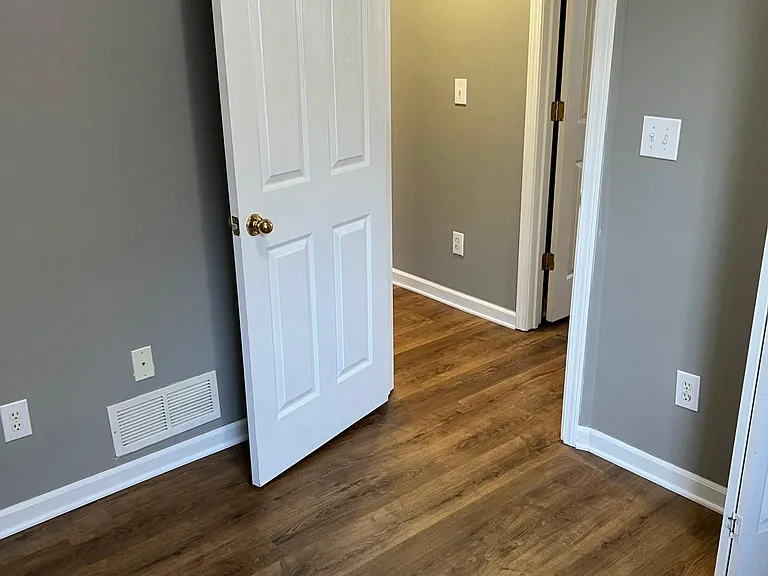 106 Oakwood Cir — Photo 31