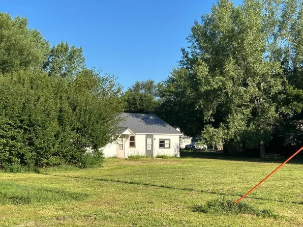 142 W South St, Ainsworth, NE 69210