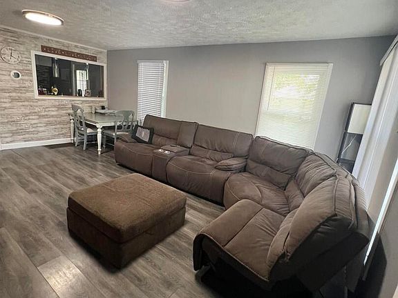 3rd image of 1308 Newton Ave