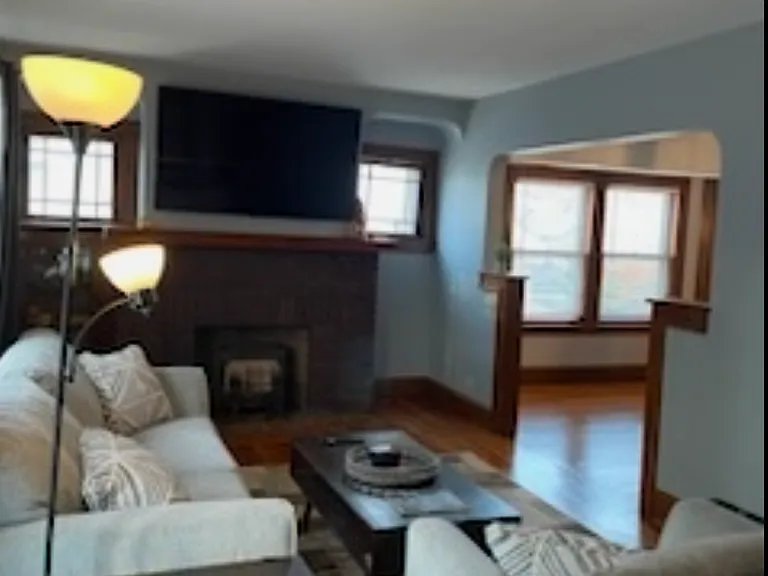 1565 Roycroft Ave — Photo 5