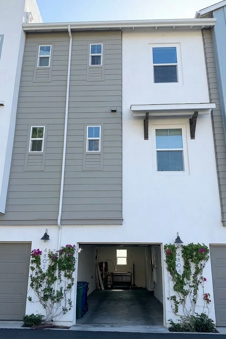 3 bed, 1371 sqft, $4,150 — Photo 4