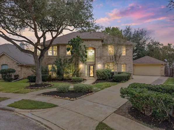 311 Lake Front Dr, League City, TX 77573