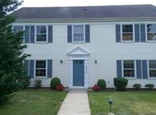 632 N Yorkshire Ln, Monroe Township, NJ 08831