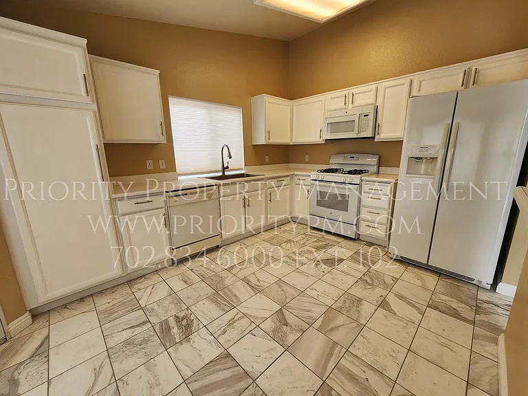 7217 Sun Cove Cir — Photo 8