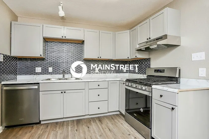 1137 Soria St — Photo 4