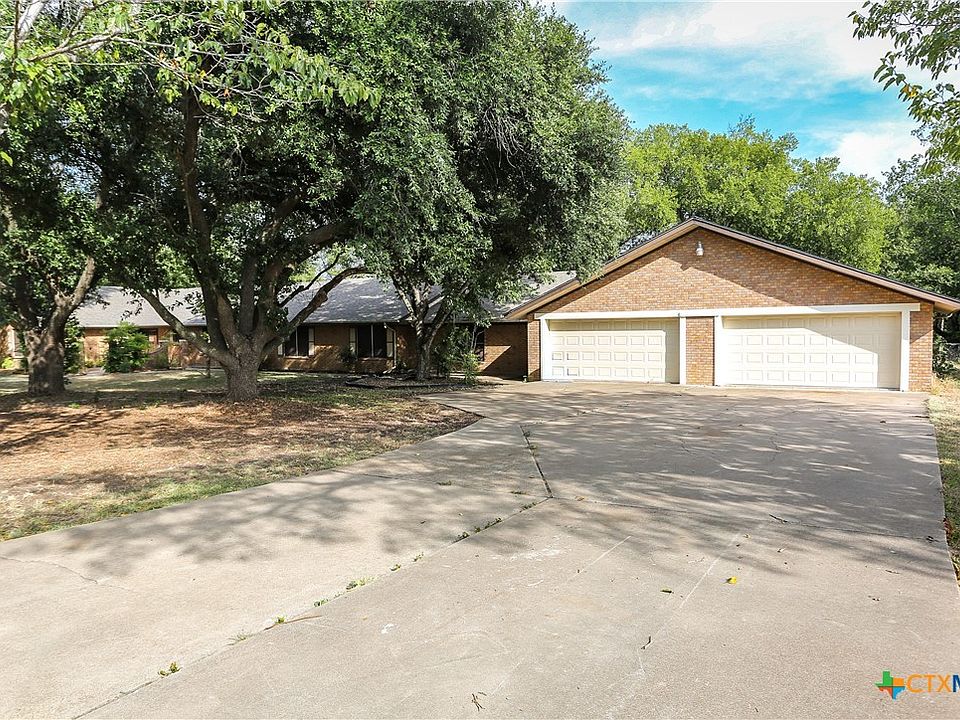 1st image of 567 Llewelyn Dr