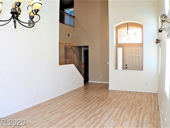 3rd image of 200 Camino Vista St