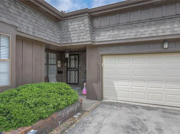10240 Locust St, Kansas City, MO 64131