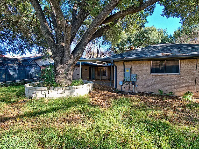 9202 Quail Meadow Dr — Photo 30