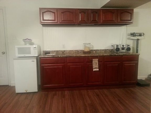 Wet bar basement