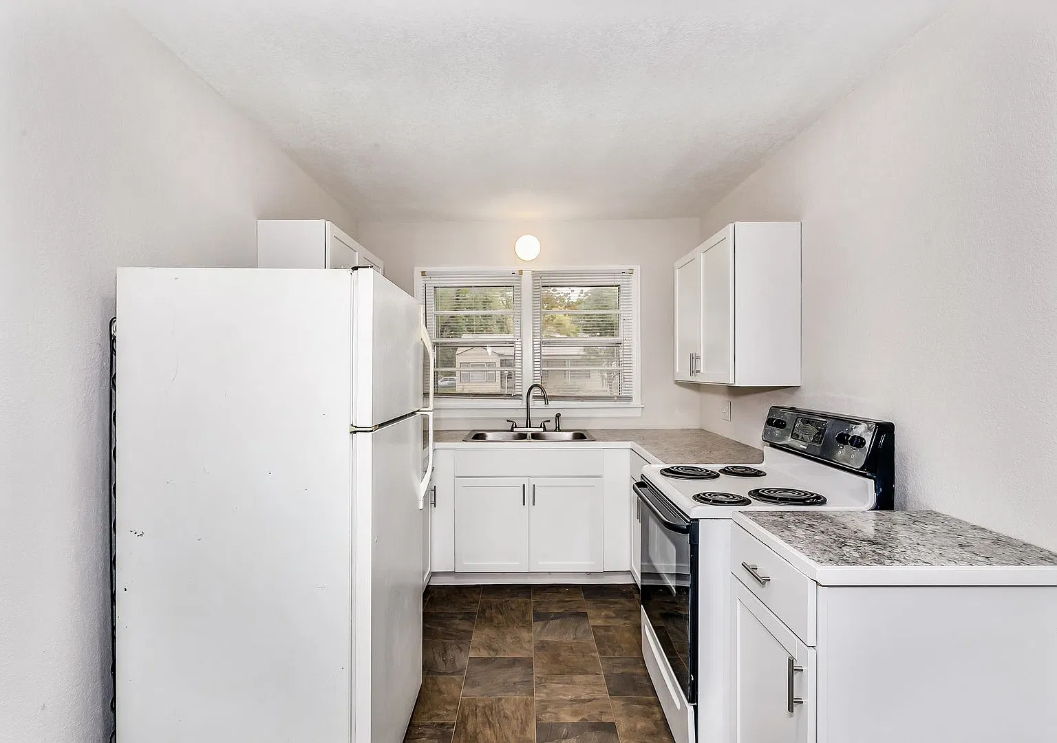 Newly Remodeled 3 Bedroom Home! — Photo 3