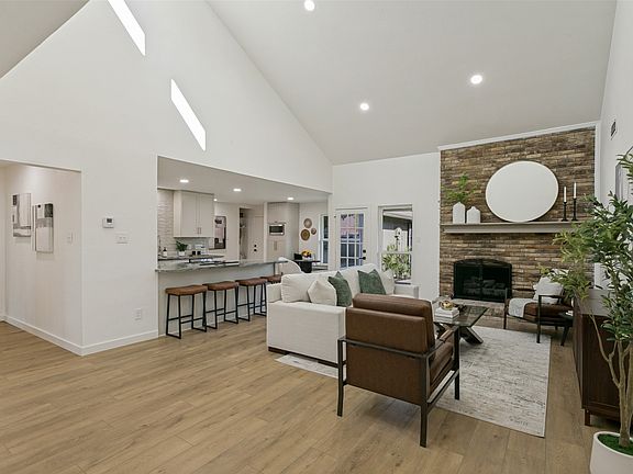4th image of 8031 Moss Meadows Dr