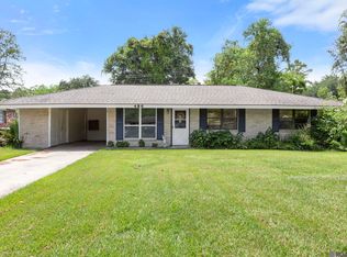 486 Fontainbleau Dr, Baton Rouge, LA 70819
