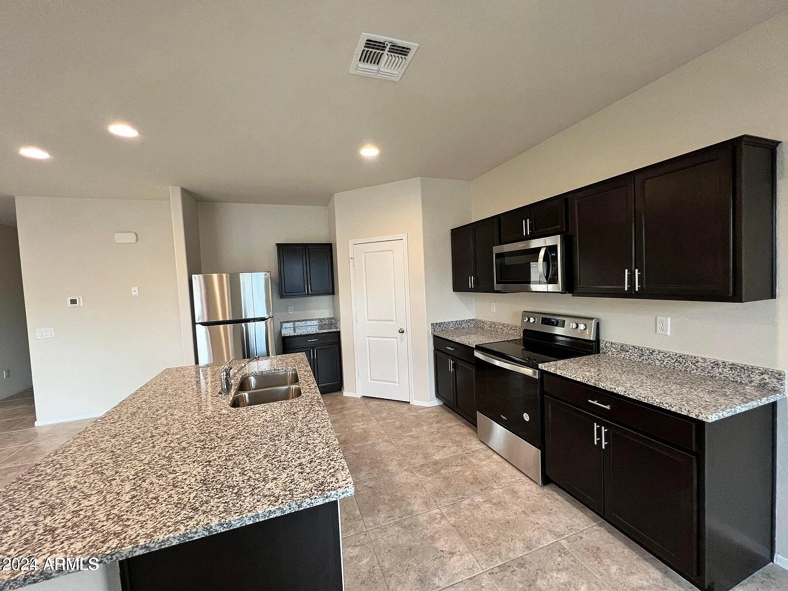 4 bed, 1729 sqft, $1,750 — Photo 4