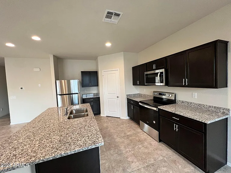 1058 W Avalon Canyon Dr — Photo 4