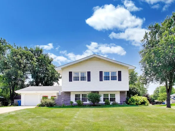 23W235 Westchester Ct, Glen Ellyn, IL 60137