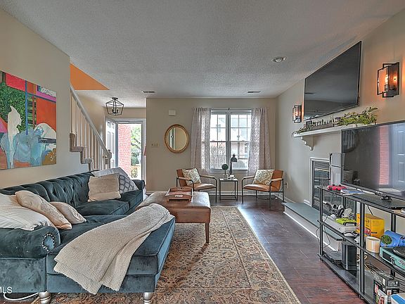 3rd image of 1725 Lakeview Dr #43