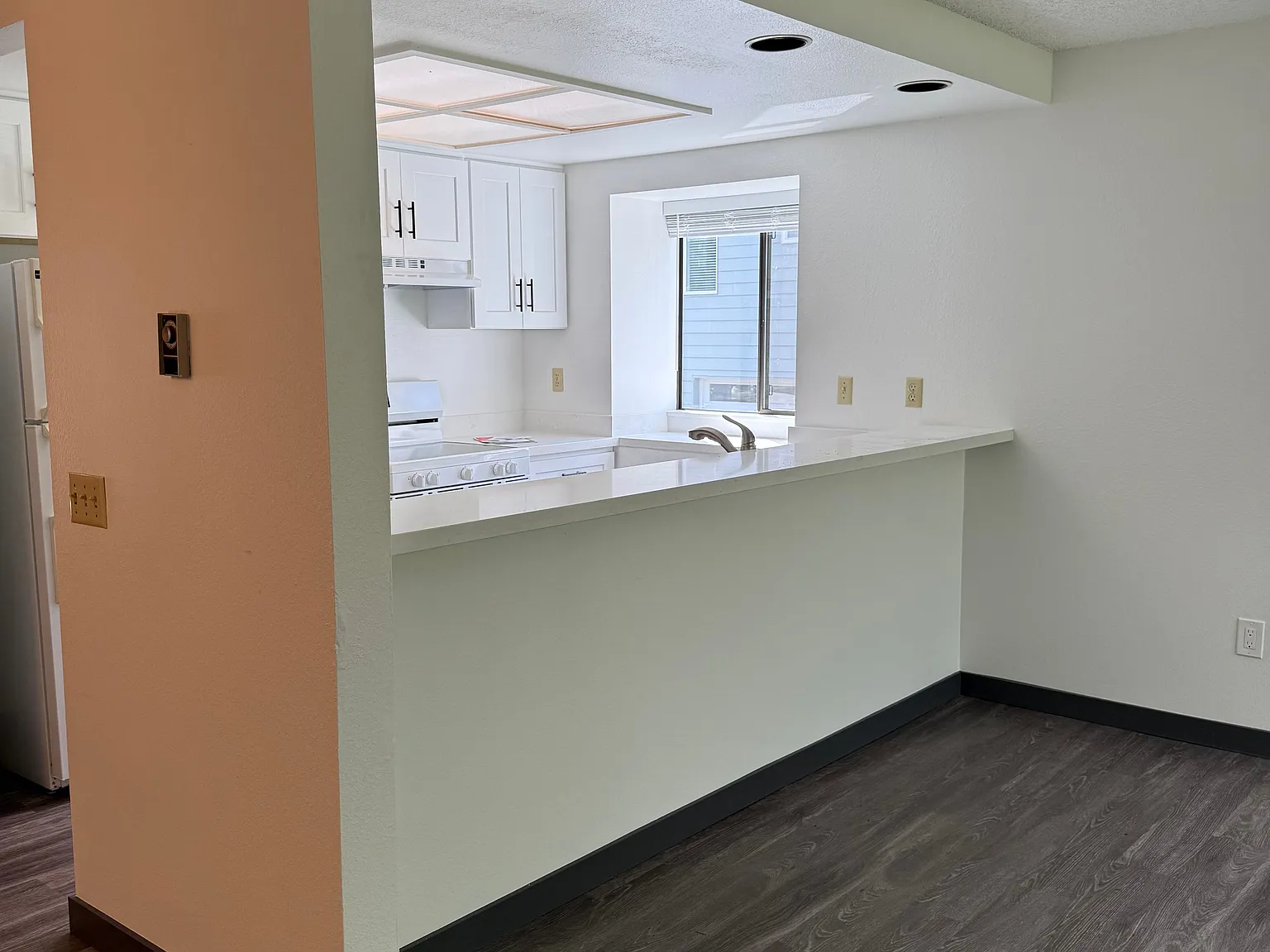2 bed, 850 sqft, $1,895 — Photo 2